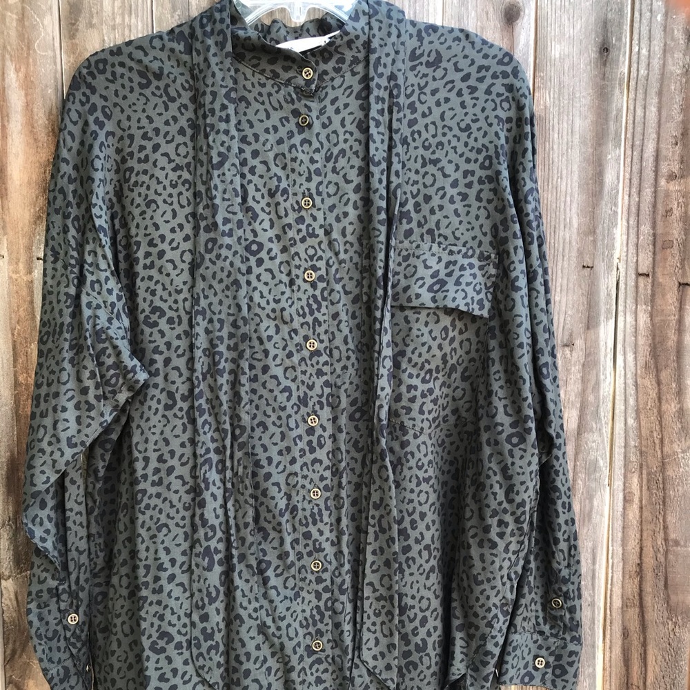 NWT Zara Button Down Cheetah Long Sleeve